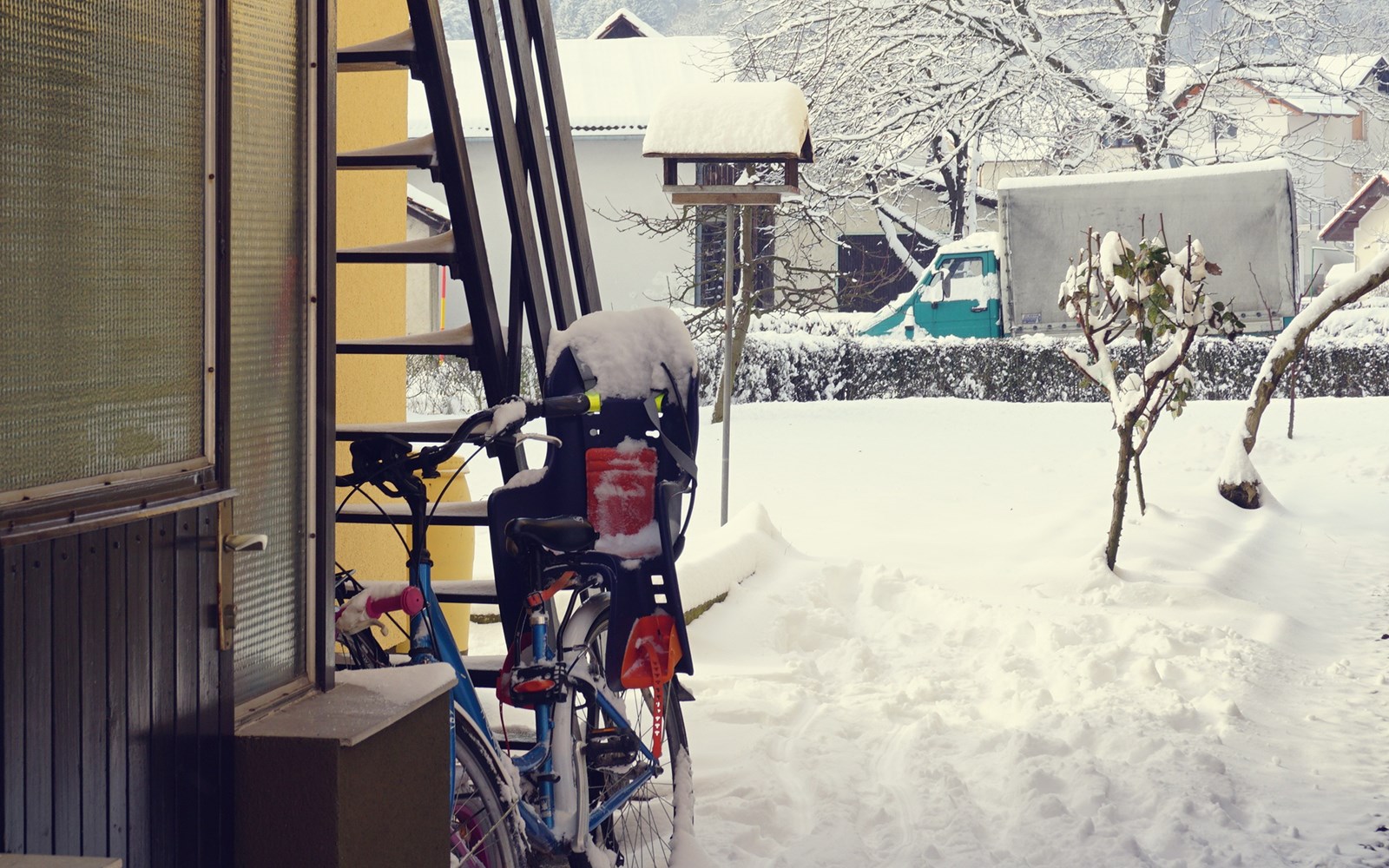 Let it snow: Entspannter Winterdienst mit Akku-Laubbläser