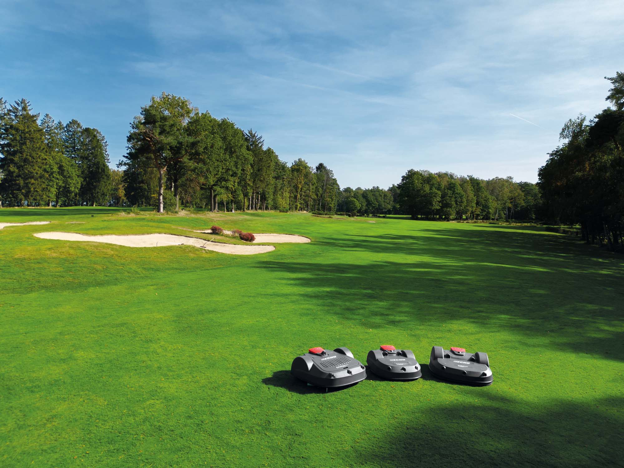 Echo_Robotics_Connected Line 2.0 Flotte_2 ECHO Robotics Lineup auf Golfplatz